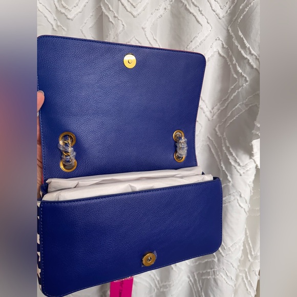 NWT🇺🇸Betsey Johnson American Flag Faux Leather Convertible Shoulder/Crossbody - Picture 7 of 12